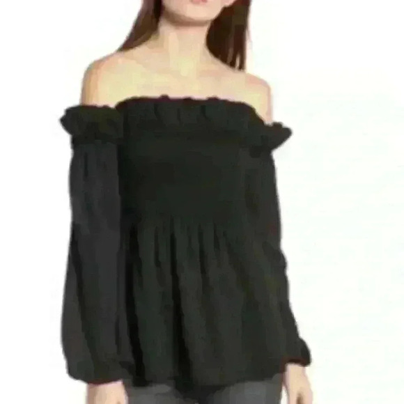 Chelsea 28 off shoulder top. Size Medium. Worn once. - Picture 1 of 4